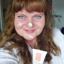 Selfie mit Certified Organic radiance cream